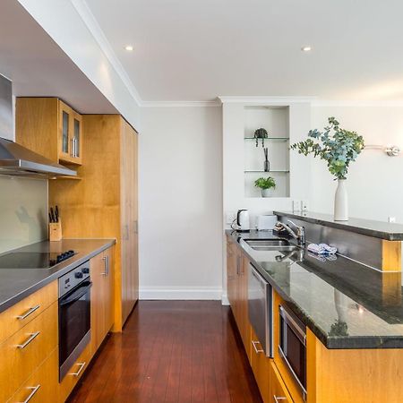 Beautiful Renovated 2 X Bdrm,Perfect Location Apartment Auckland Bagian luar foto
