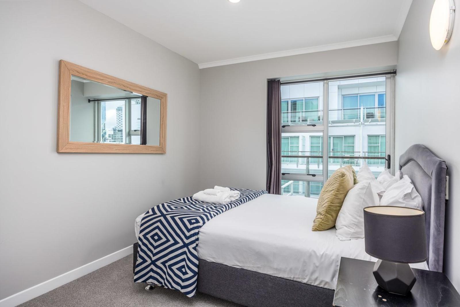 Beautiful Renovated 2 X Bdrm,Perfect Location Apartment Auckland Bagian luar foto