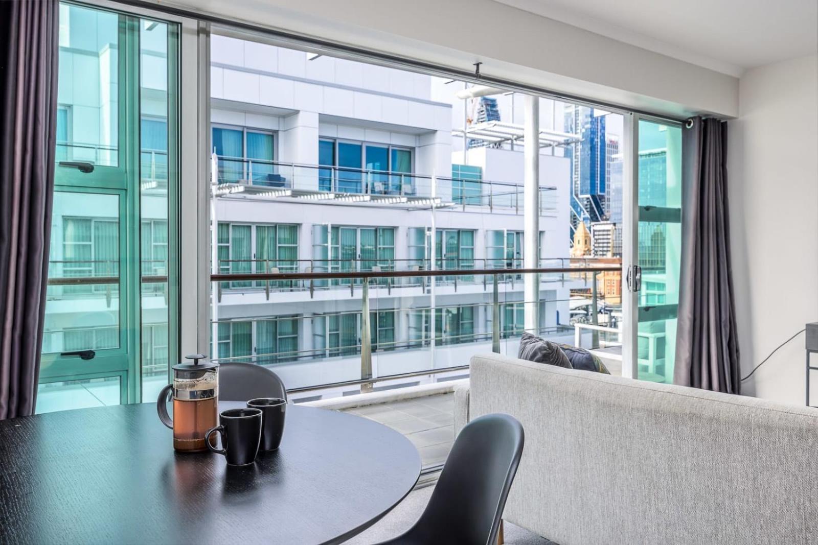 Beautiful Renovated 2 X Bdrm,Perfect Location Apartment Auckland Bagian luar foto