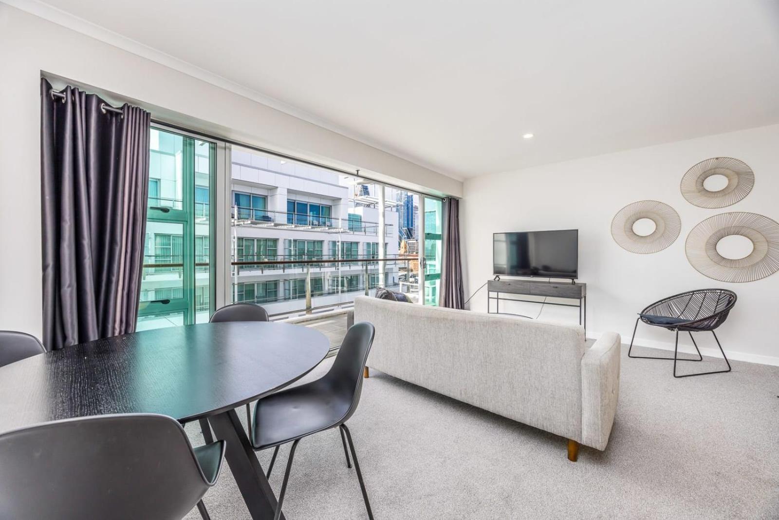 Beautiful Renovated 2 X Bdrm,Perfect Location Apartment Auckland Bagian luar foto